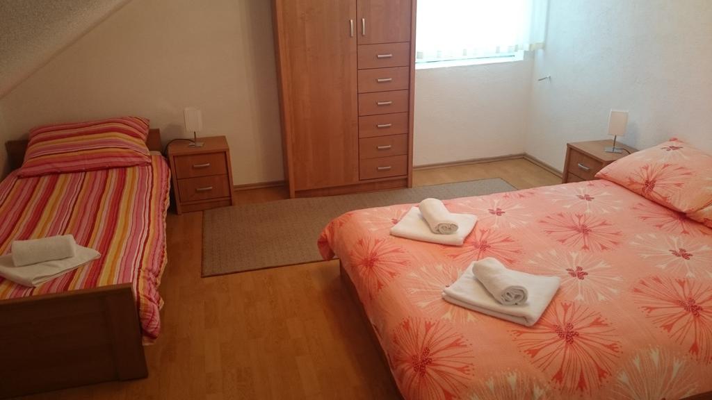 Apartment And Rooms Aracic Korenica Phòng bức ảnh