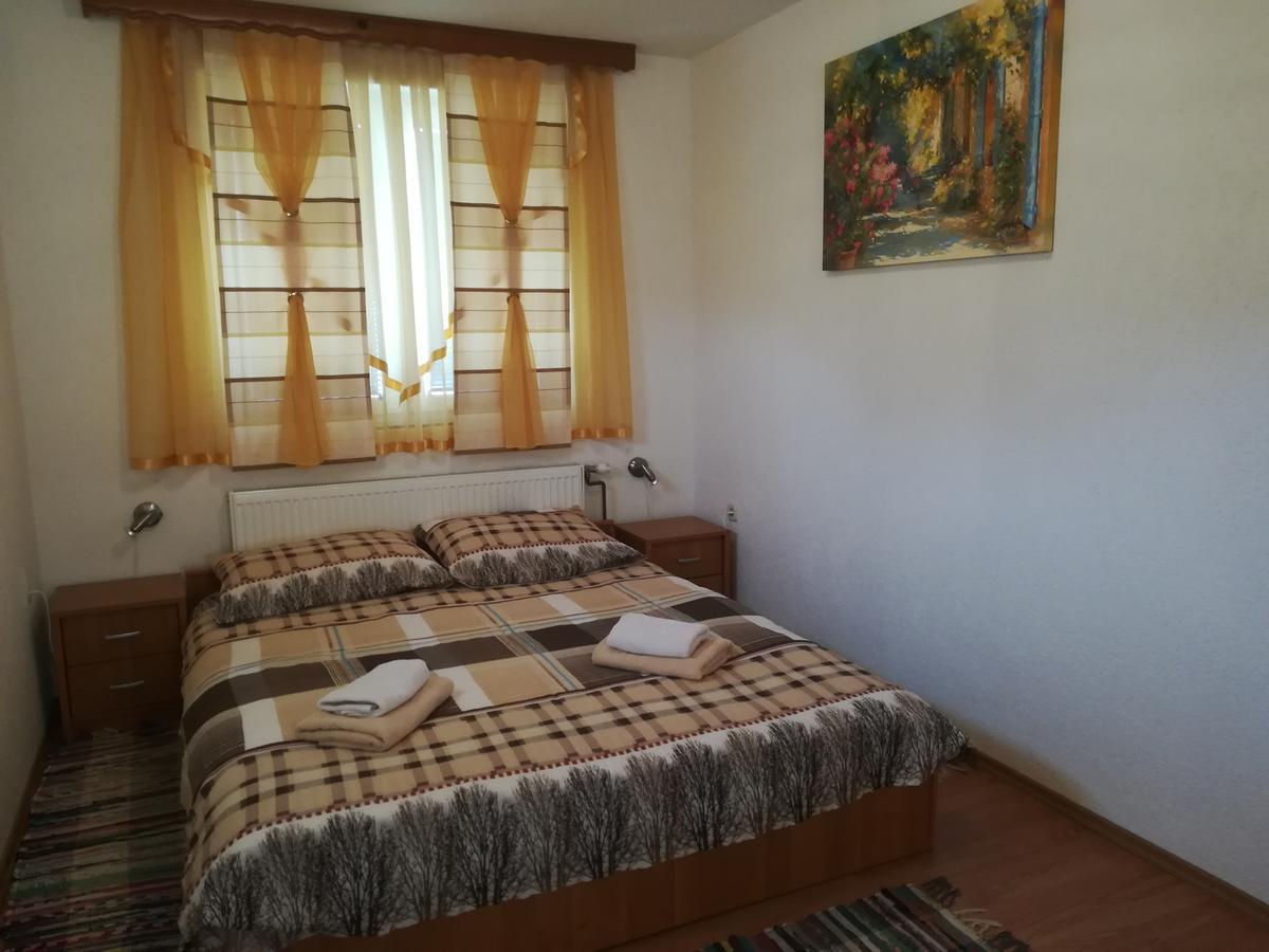 Apartment And Rooms Aracic Korenica Ngoại thất bức ảnh